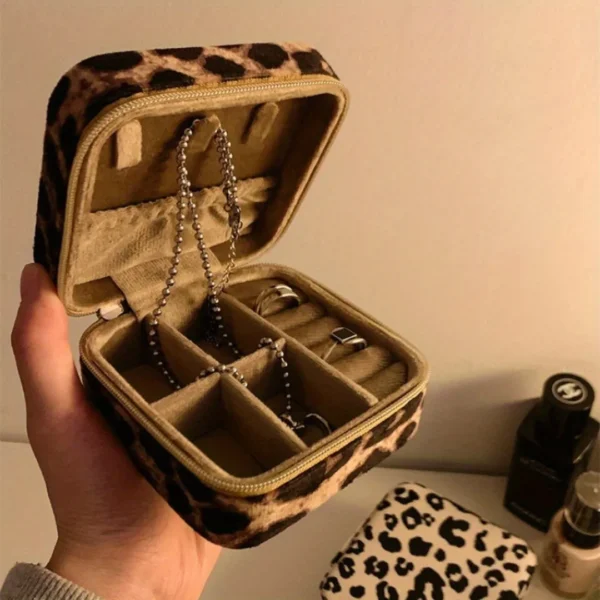 Boîte à bijoux léopard compacte – Image 7