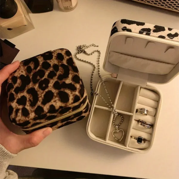 Boîte à bijoux léopard compacte – Image 5