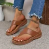 Tong cuir plateforme confort femme